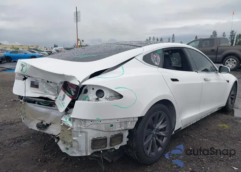 2019 Tesla Model S 100D/75D/Long Range/Standard Range z USA, uszkodzony, nr VIN 5YJSA1E28KF348302